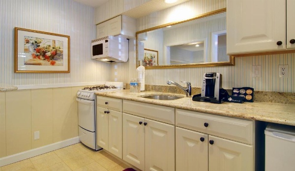 Wayside Inn image 18